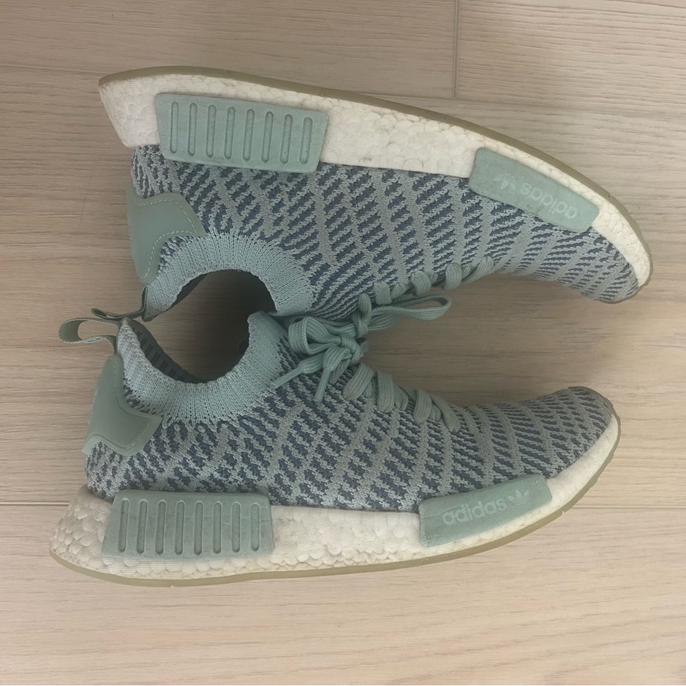 Adidas NMD R1 - Picture 4 of 7